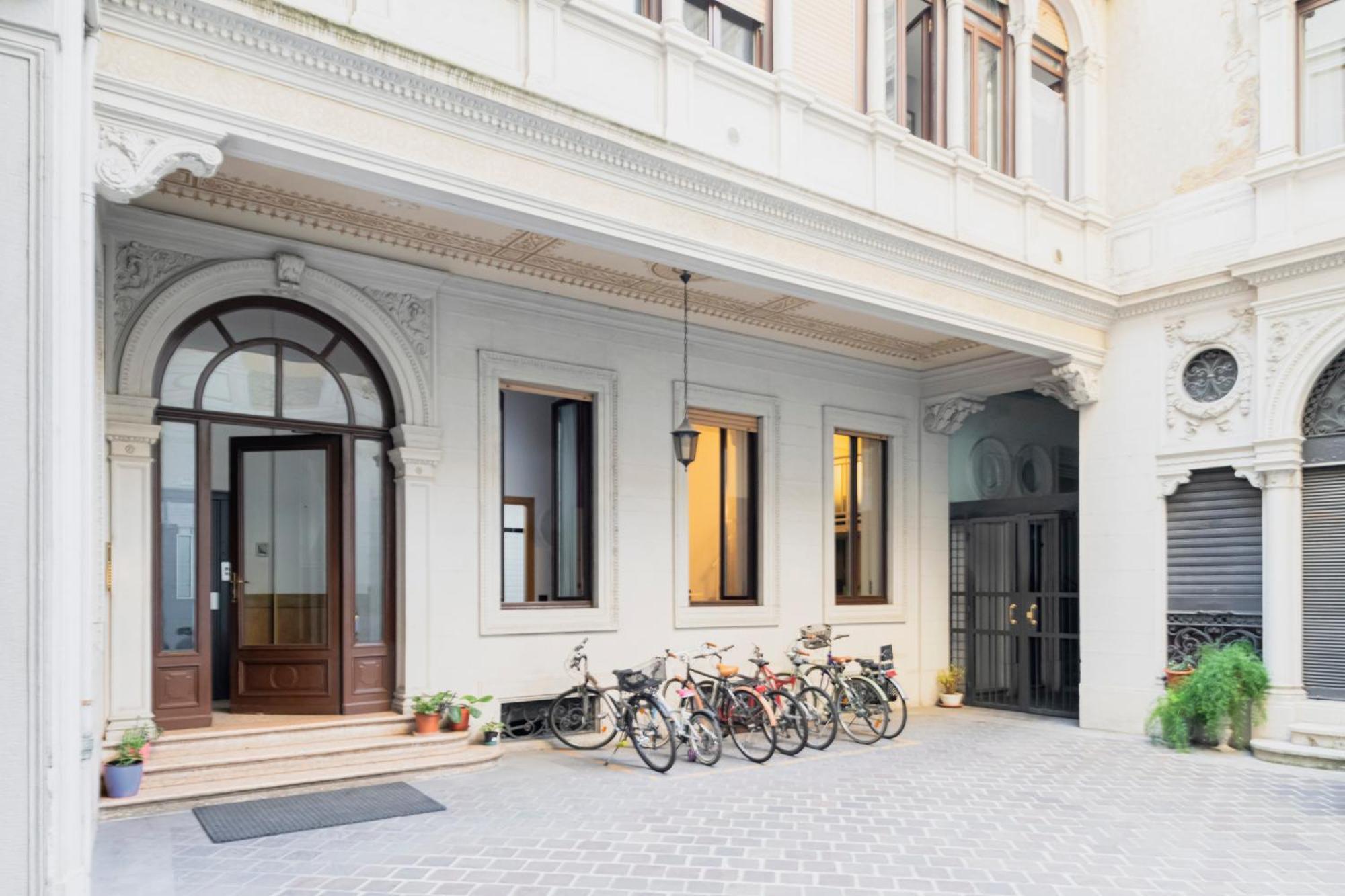 Ferienwohnung Easylife - Accogliente Monolocale In Via Torino, Posizione Perfetta Per Scoprire La Citta Mailand Exterior foto